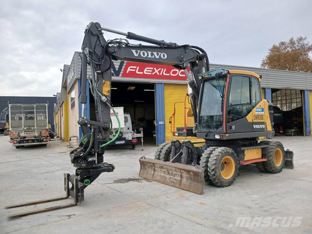 Volvo EWR 130 E Pelle sur pneus