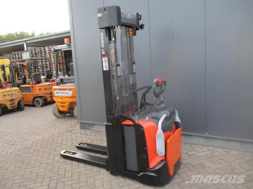BT SPE 140L Gerbeur accompagnant