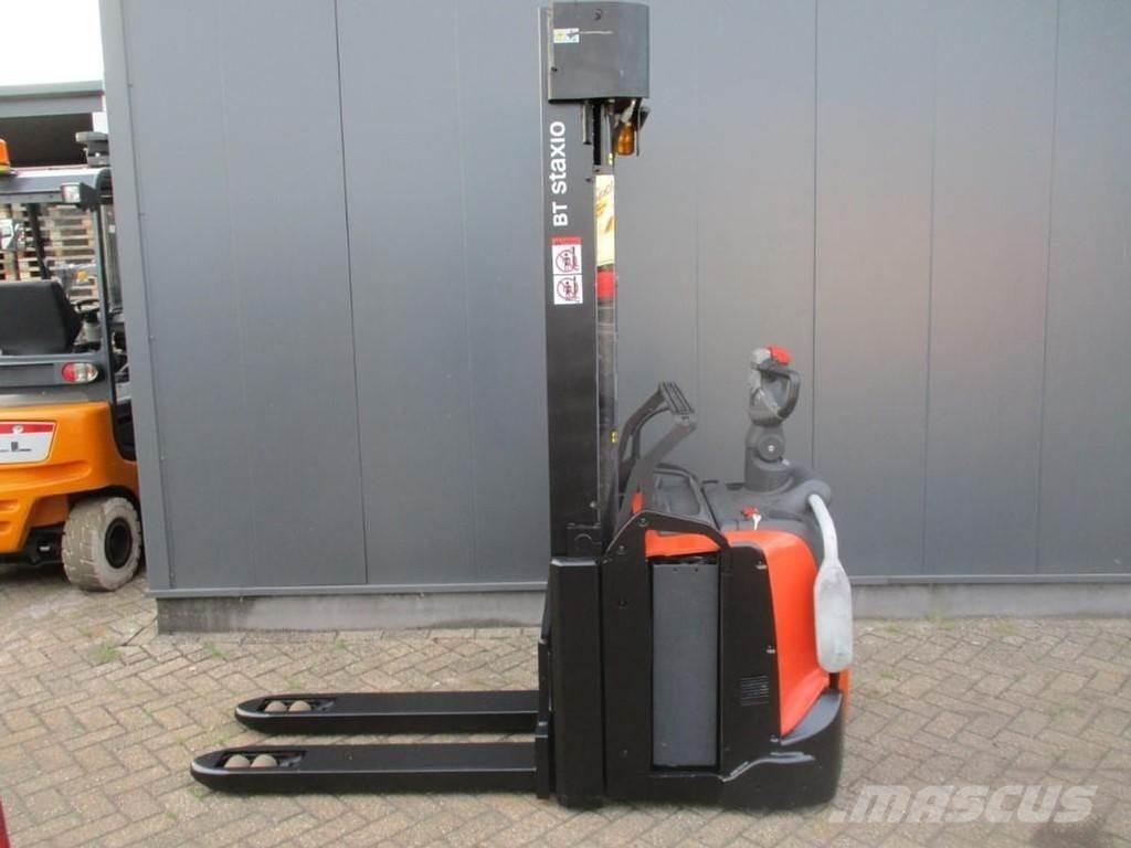 BT SPE 140L Gerbeur accompagnant