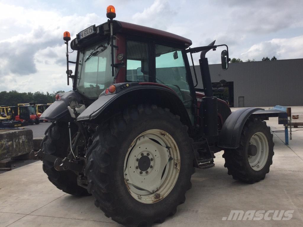 Valtra N123 Tracteur