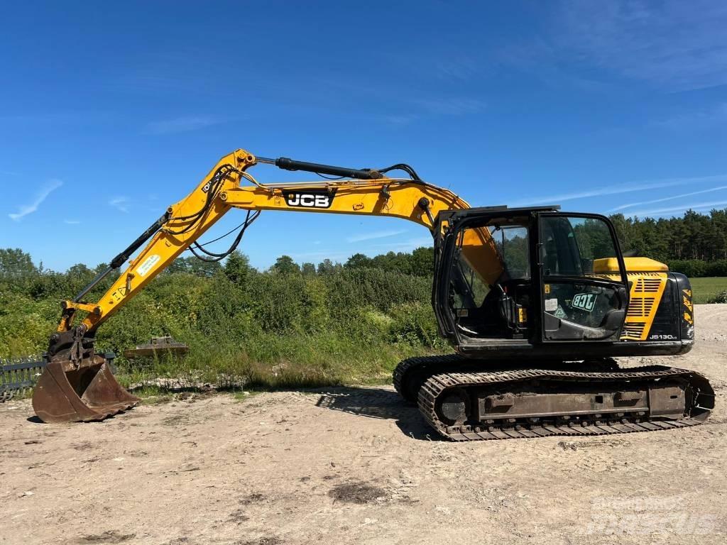 JCB JS 130 LC Pelle sur chenilles