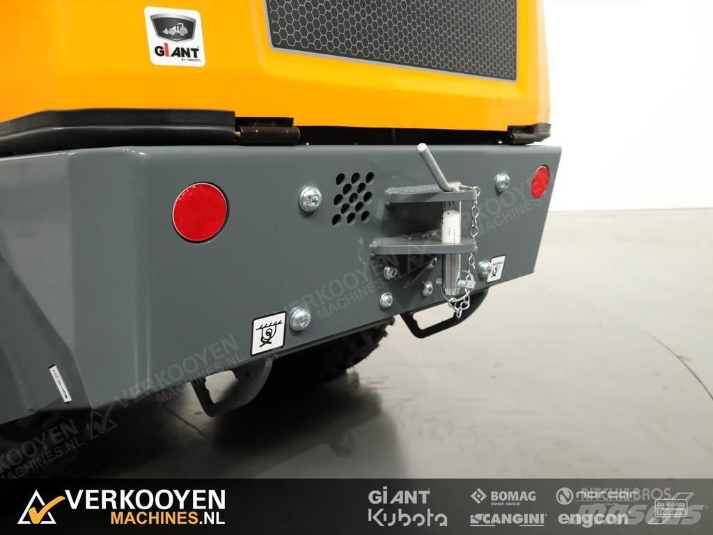 GiANT G2200E Chargeuse sur pneus