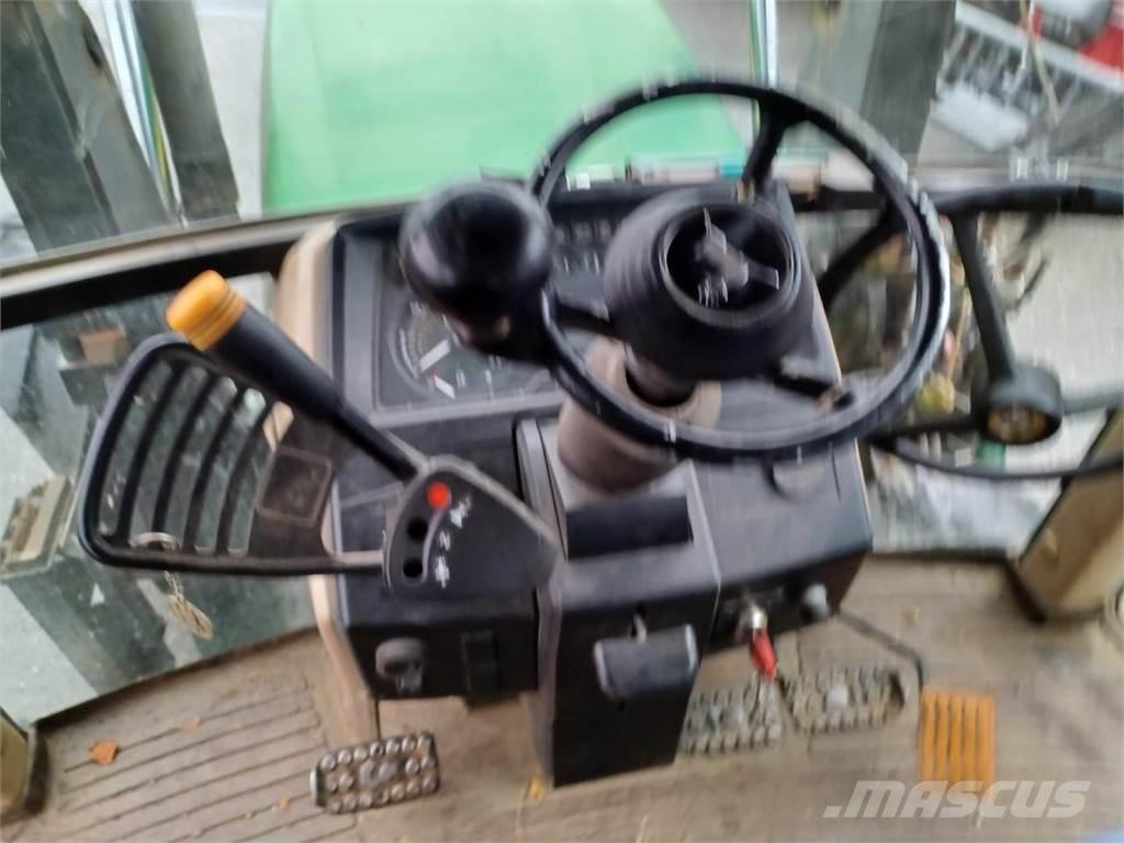 John Deere 6110SE Tracteur