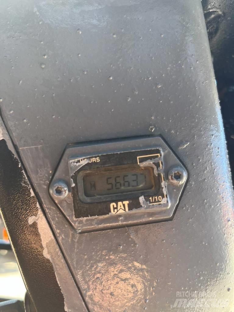 CAT 246 Chargeuse compacte