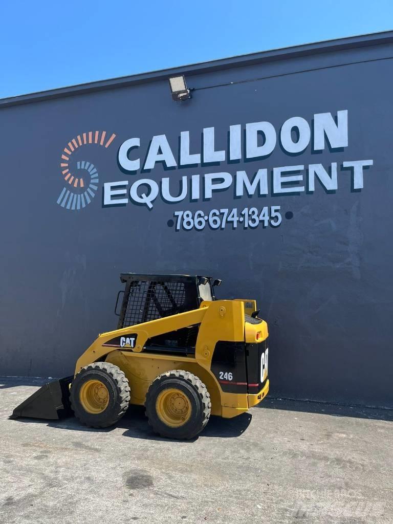 CAT 246 Chargeuse compacte