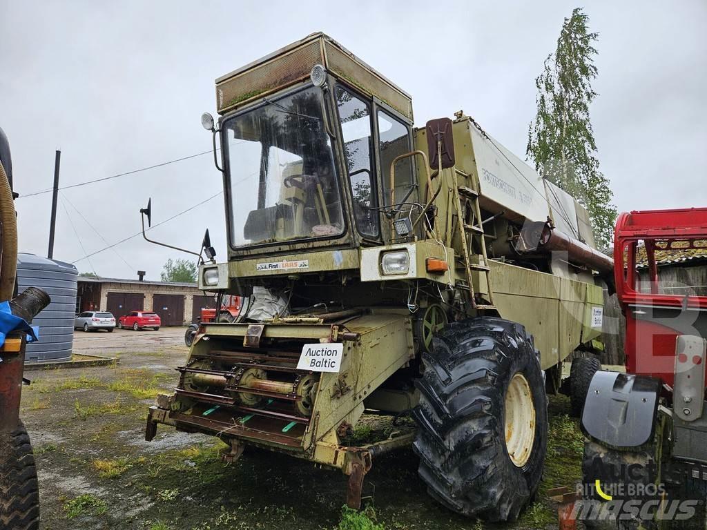 Fortschritt E 516 Moissonneuse batteuse