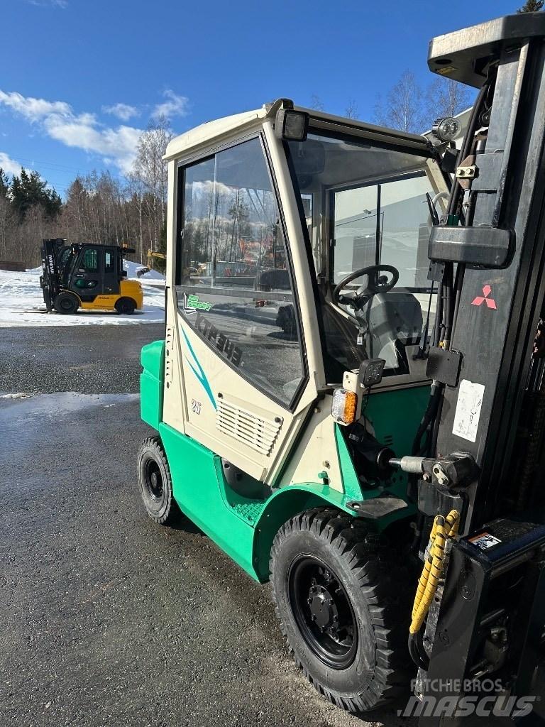 Mitsubishi FD25N Chariots diesel