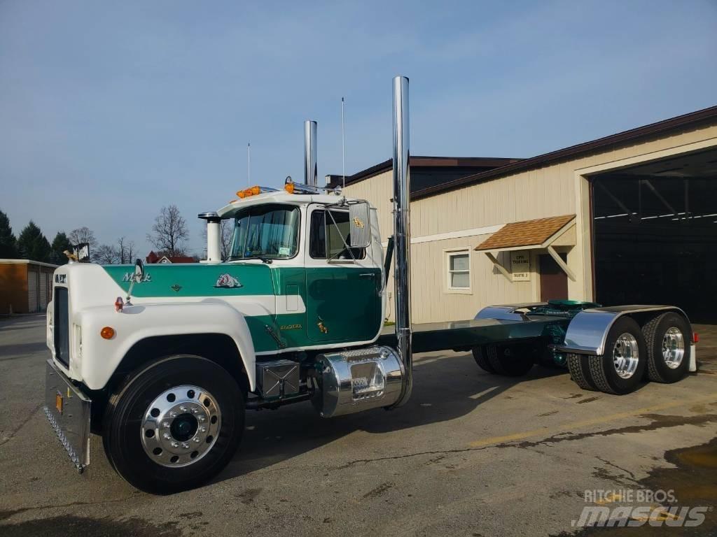 Mack R700 Châssis cabine