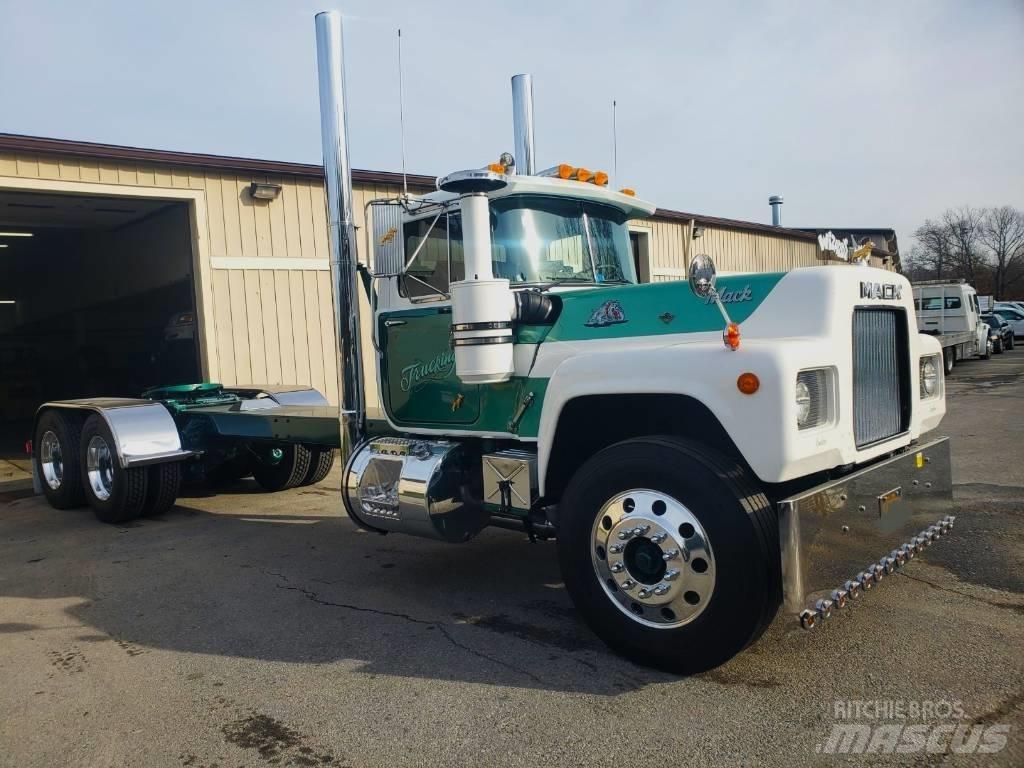 Mack R700 Châssis cabine