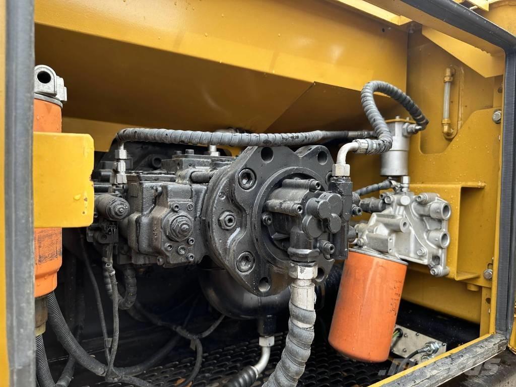 Sany SY 215 C Pelle sur chenilles