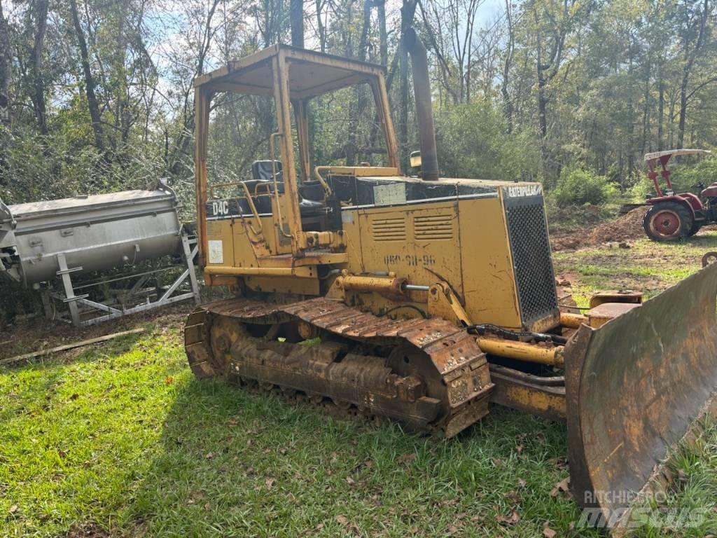 CAT D 4 C Bouteurs sur chenilles