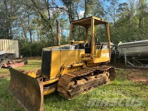 CAT D 4 C Bouteurs sur chenilles