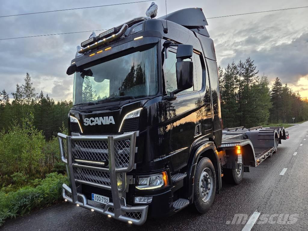 Scania R 450 Camions de transport de machines forestières