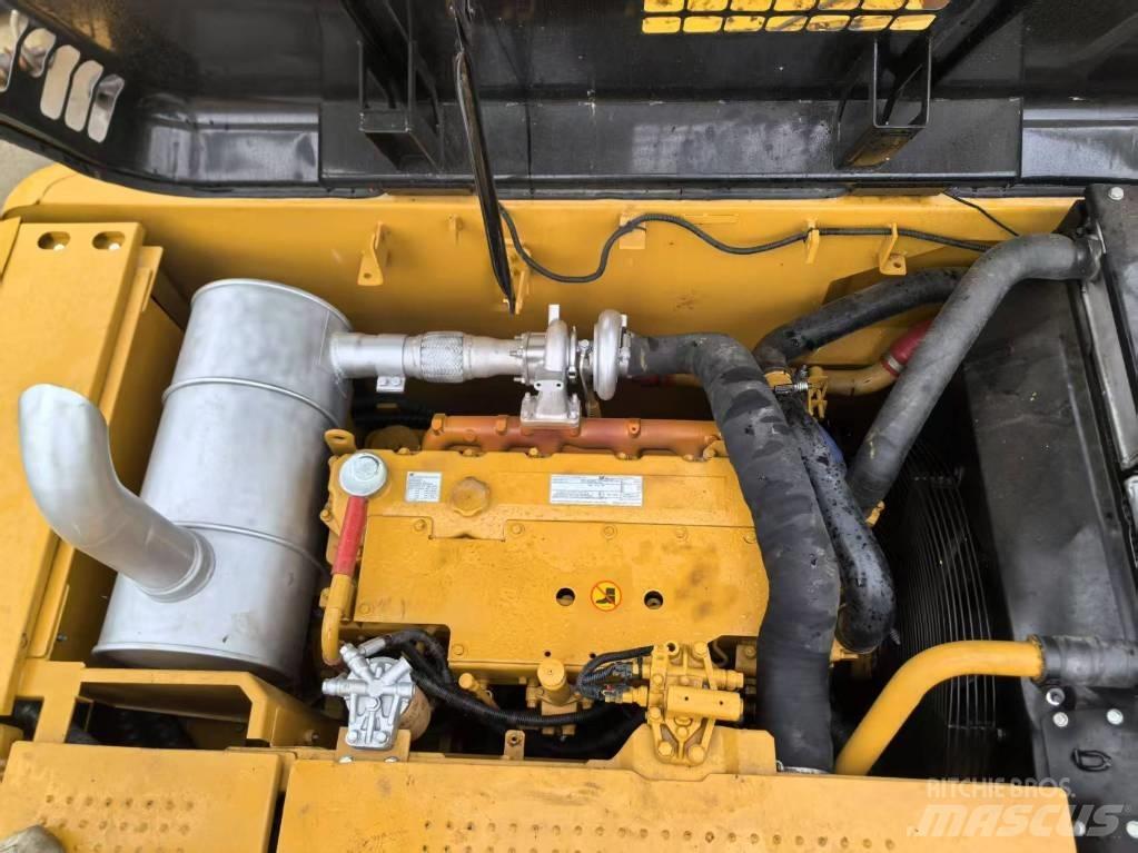 CAT 320D2 Mini pelle 7t-12t