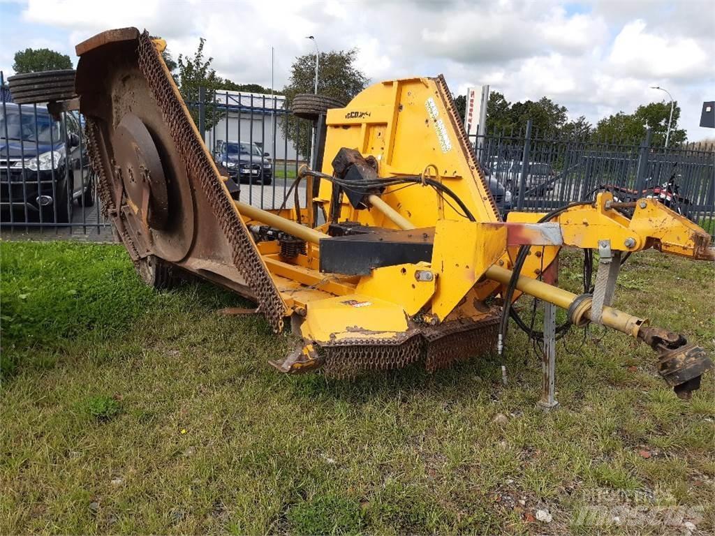 McConnel SR 15 Autres matériels de fenaison