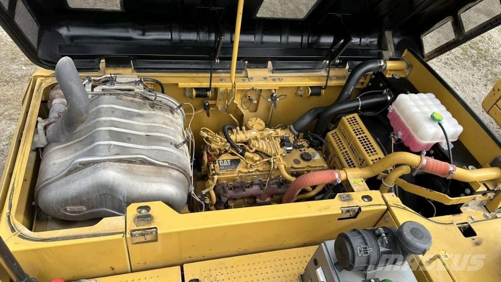 CAT 326F LN Pelle sur chenilles