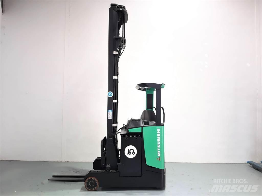 Mitsubishi RB16NH Chariot à mât rétractable