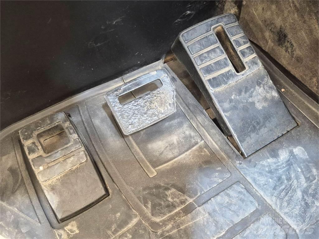 Mitsubishi RB16NH Chariot à mât rétractable
