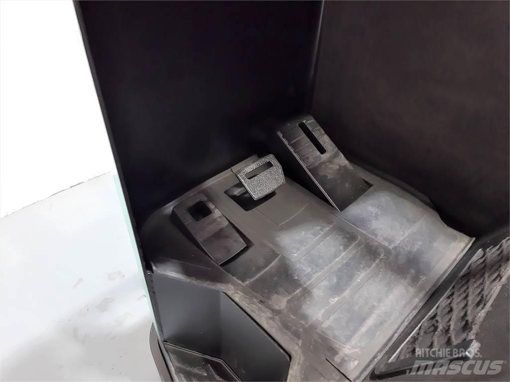 Mitsubishi RB16NH Chariot à mât rétractable