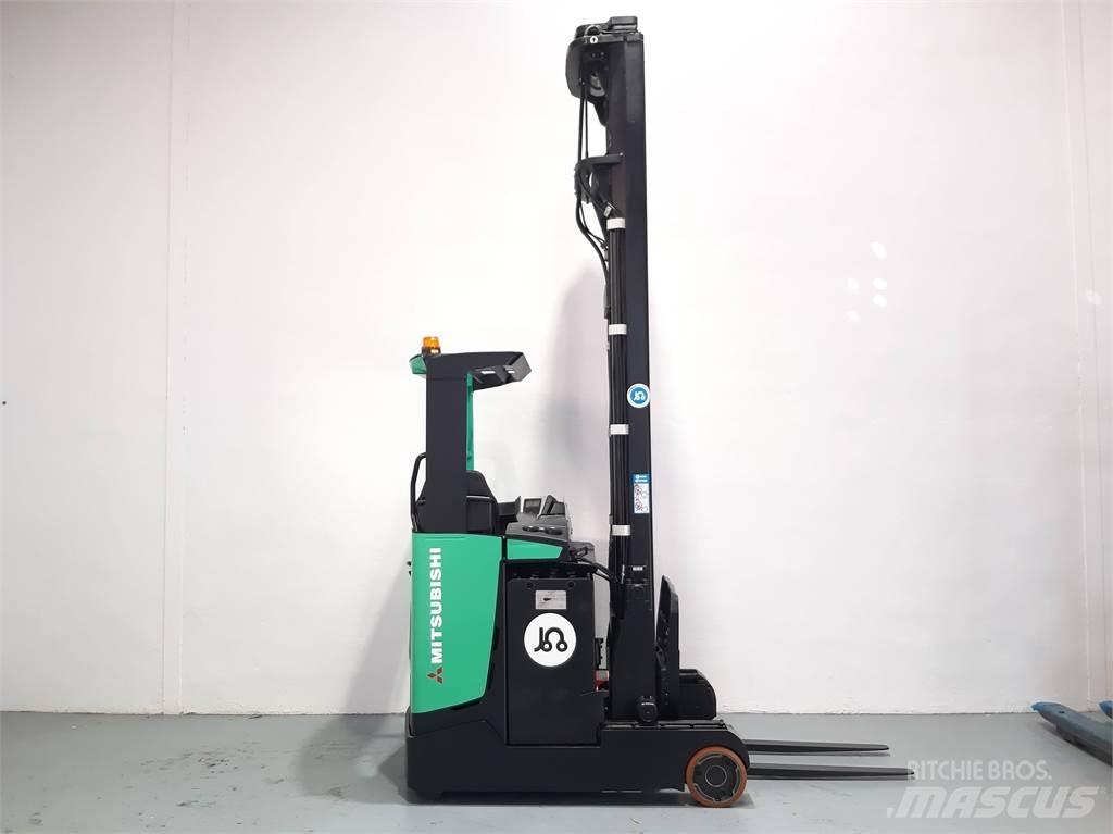 Mitsubishi RB16NH Chariot à mât rétractable