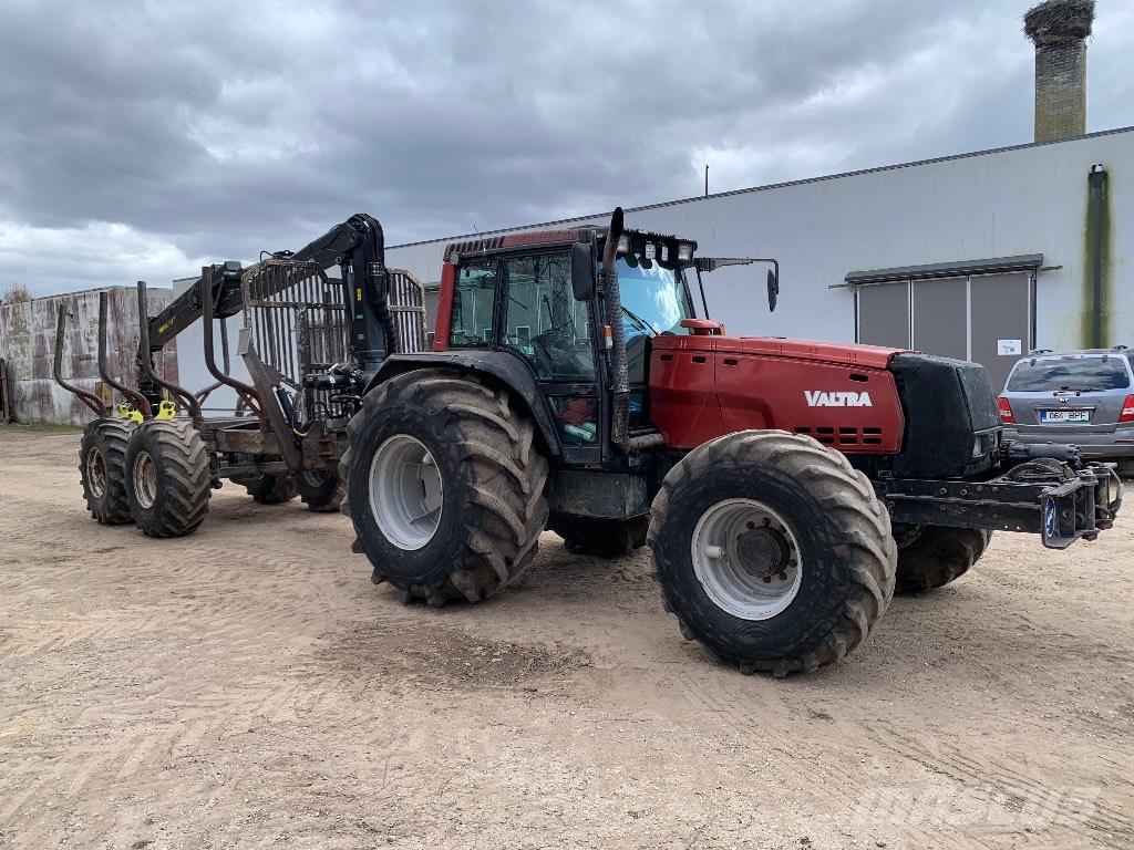 Valtra 8950 Tracteurs forestiers