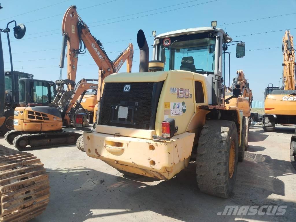 New Holland W 130 Chargeuse sur pneus