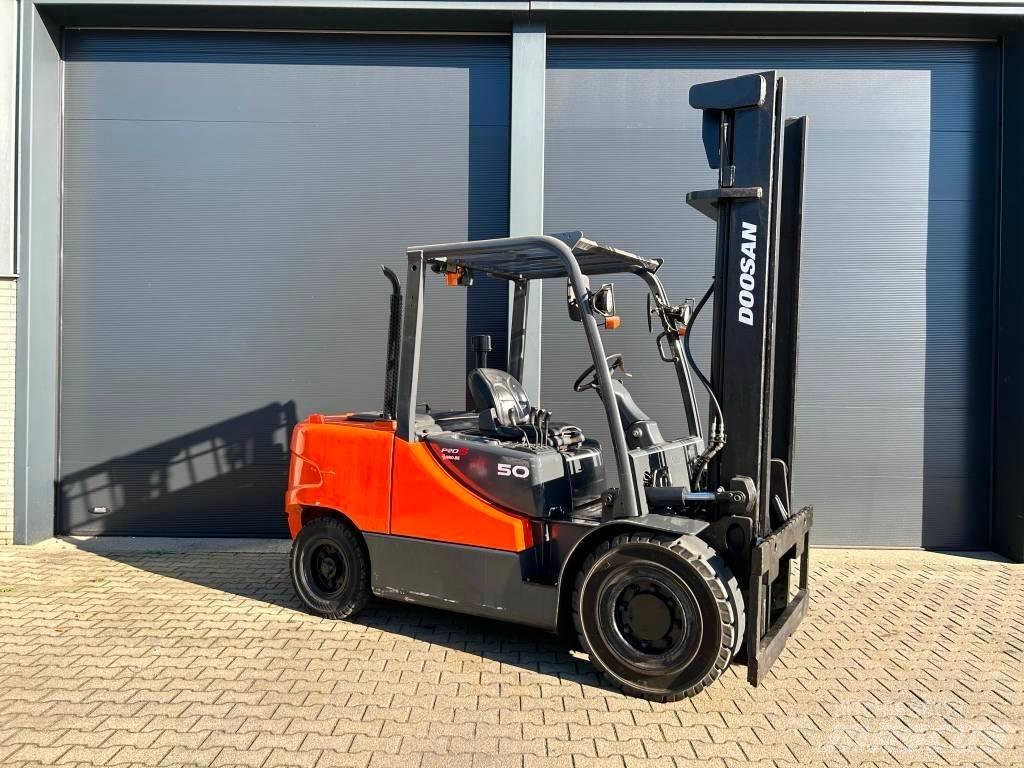Doosan D50C-5 Chariots diesel