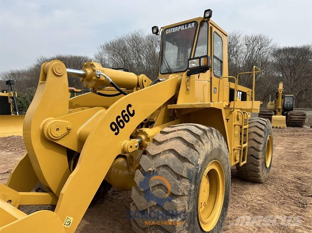 CAT 966C Chargeuse sur pneus