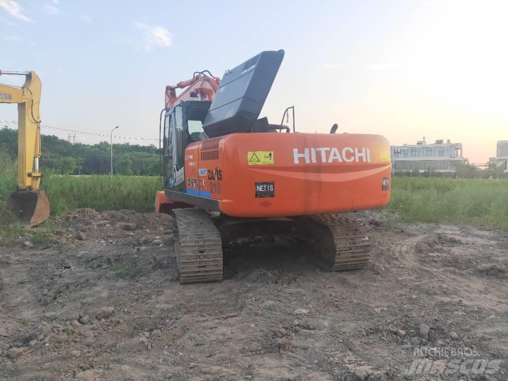 Hitachi ZX 210 Pelle sur chenilles