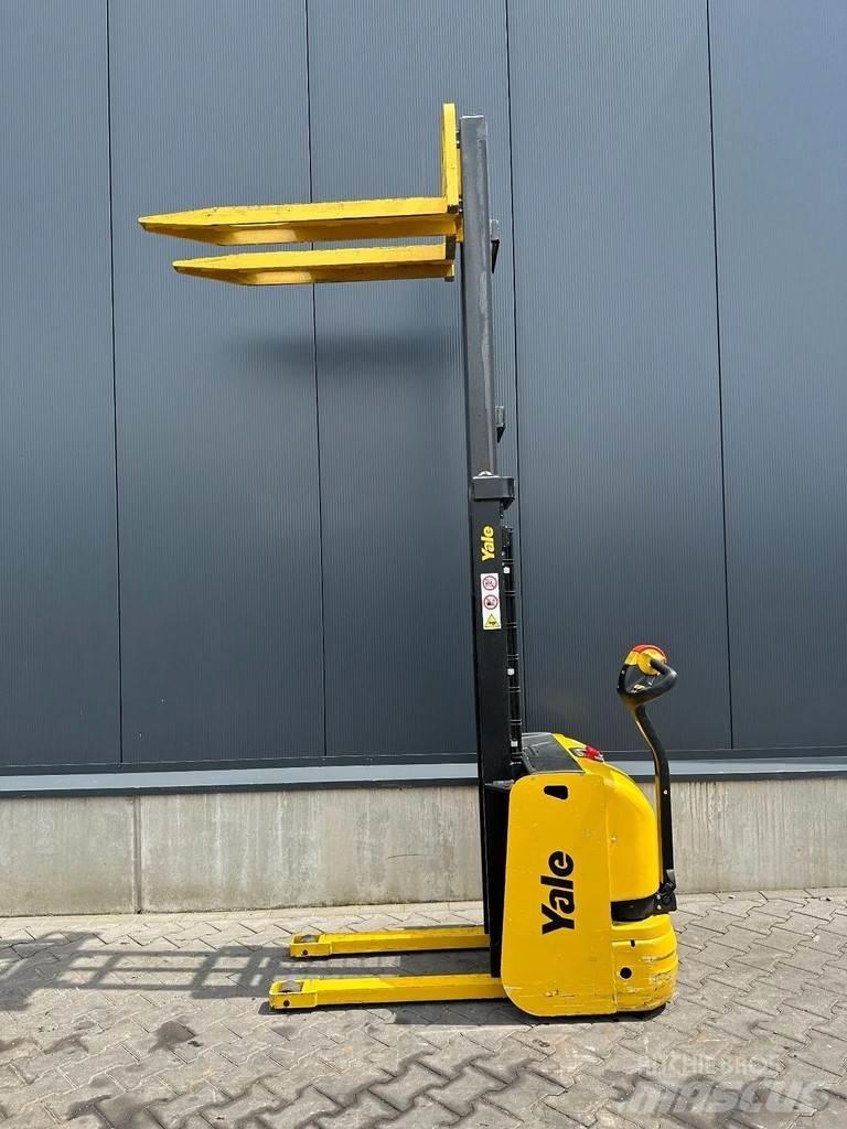 Yale MS 10E-2860 Gerbeur accompagnant