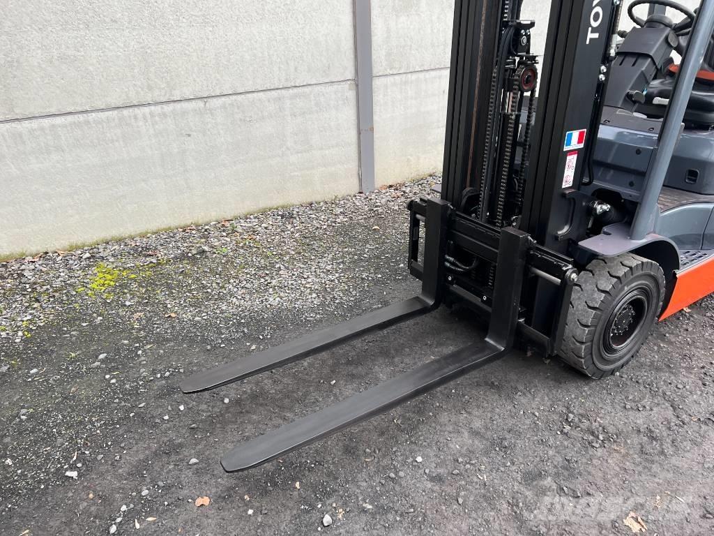 Toyota 02-8 FGF 15 Chariots GPL