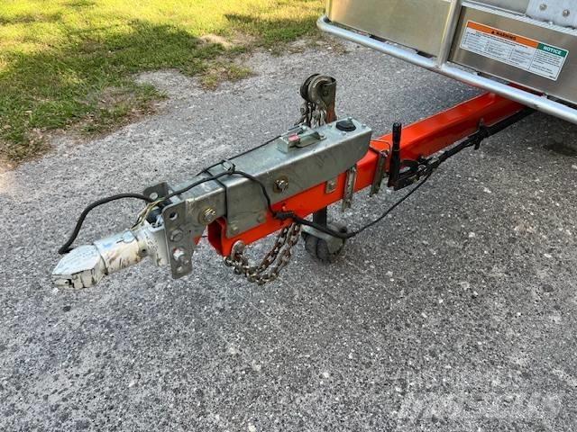 JLG T 350 Remorque nacelle