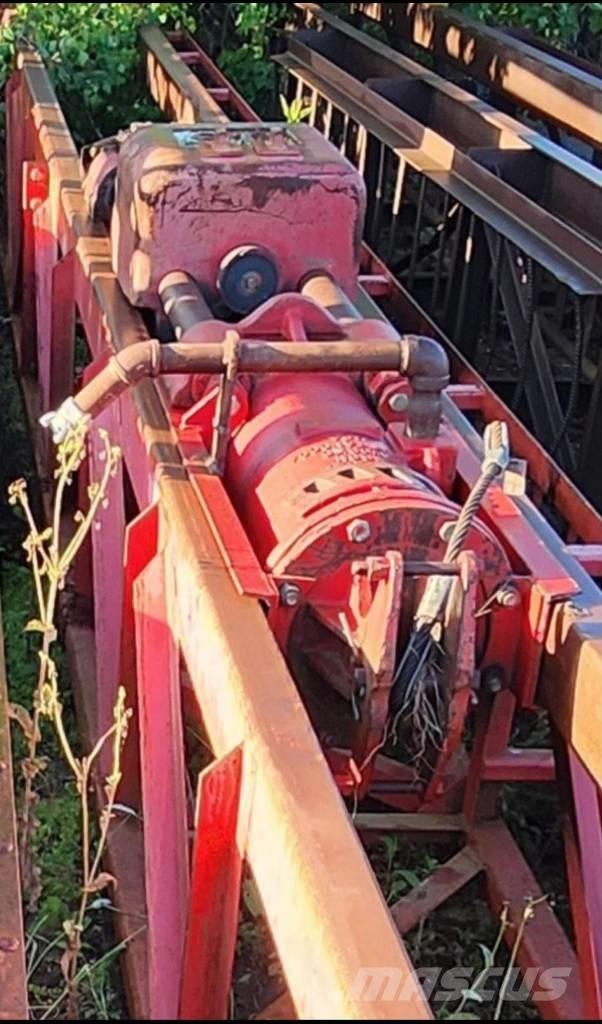  2006 VULCAN Enfonce pieu hydraulique