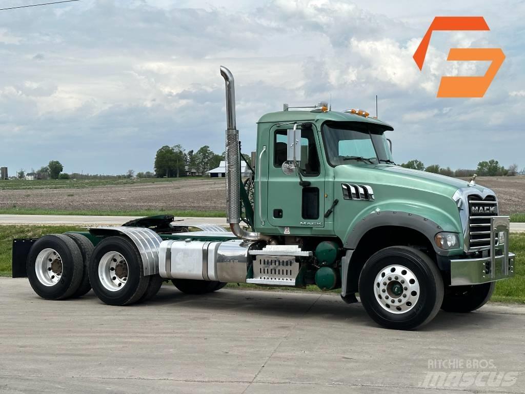 Mack GU713 Tracteur routier