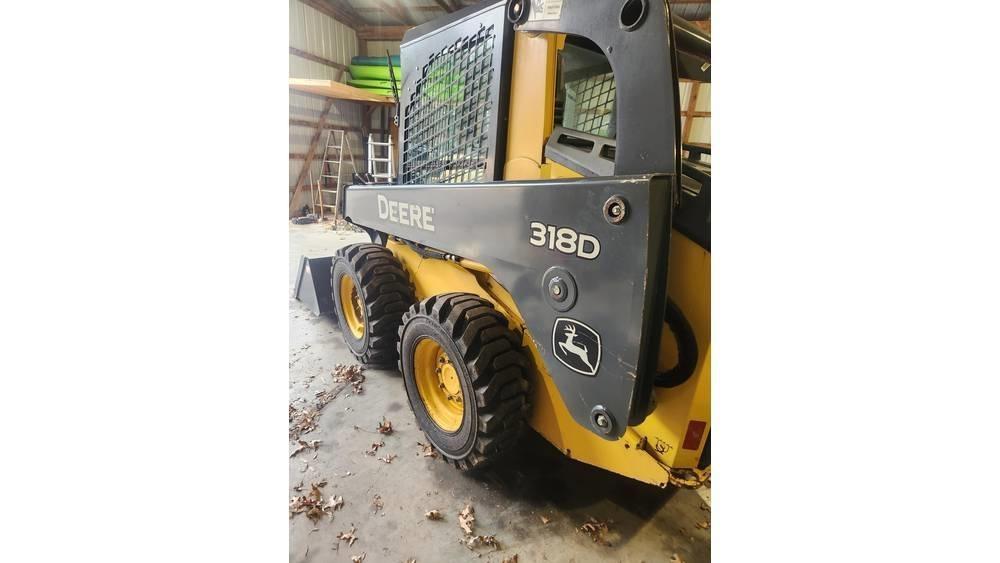 John Deere 318 D Chargeuse compacte