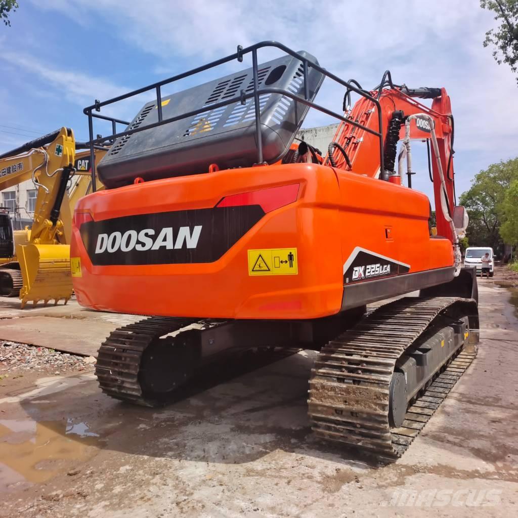 Doosan DX 225 LCA Pelle sur chenilles