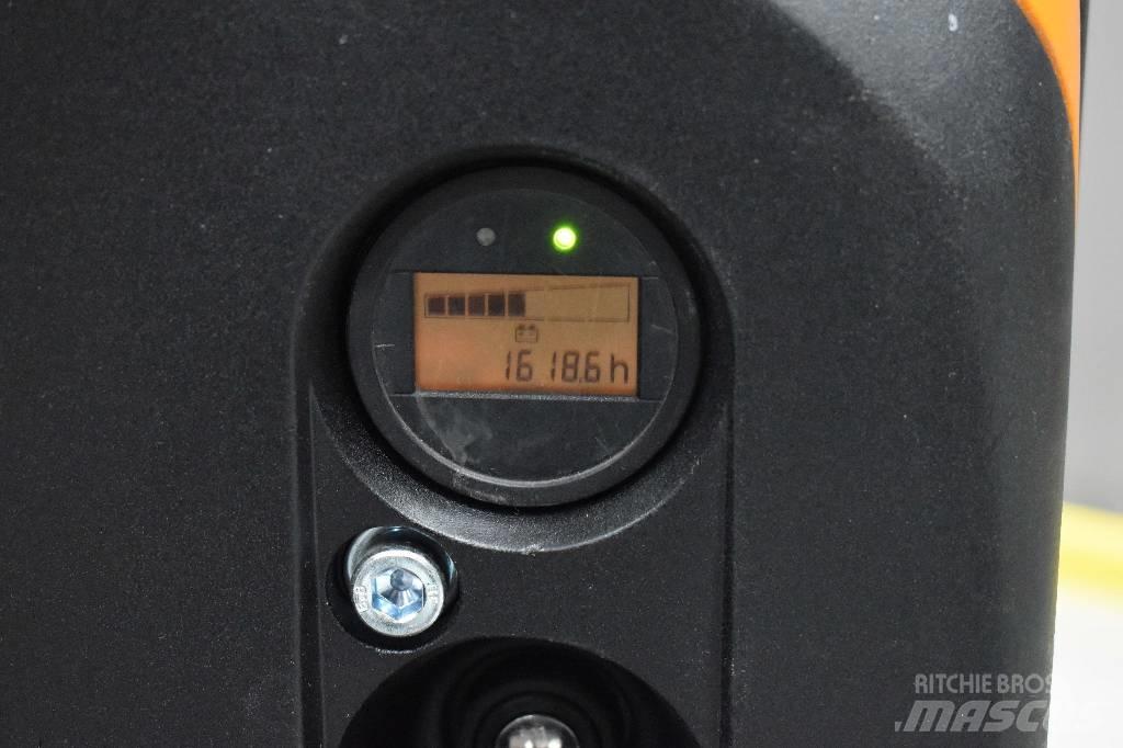Still EXD 18 L Gerbeur accompagnant