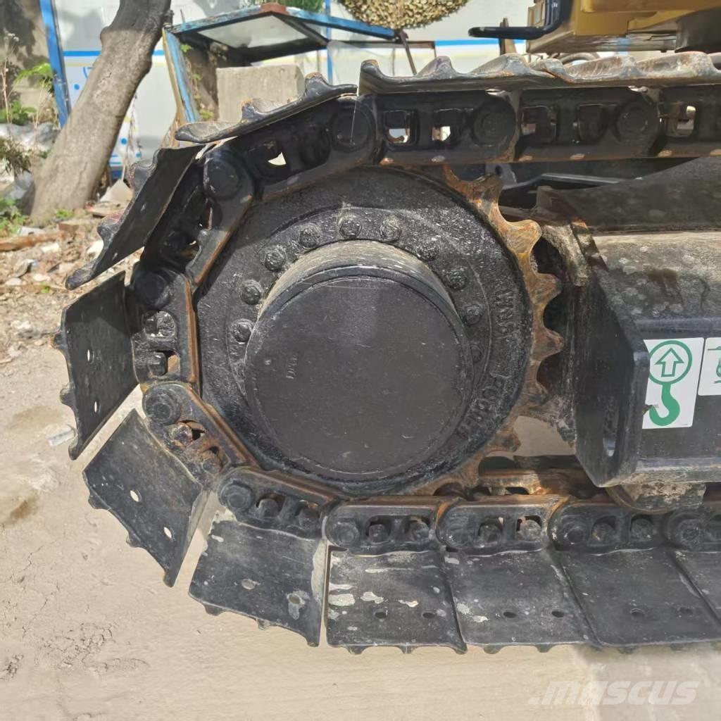 CAT 310 Pelle sur chenilles