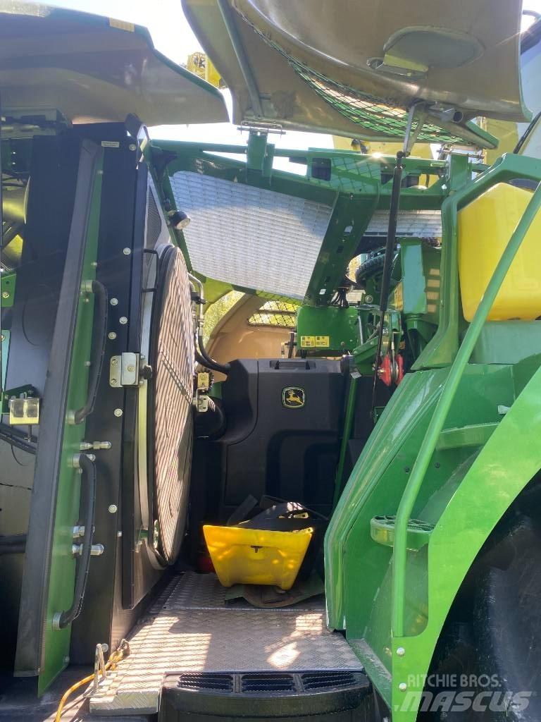 John Deere 8400 i Ensileuse automotrice