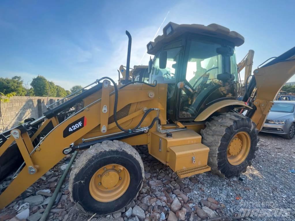 CAT 420f Tractopelle