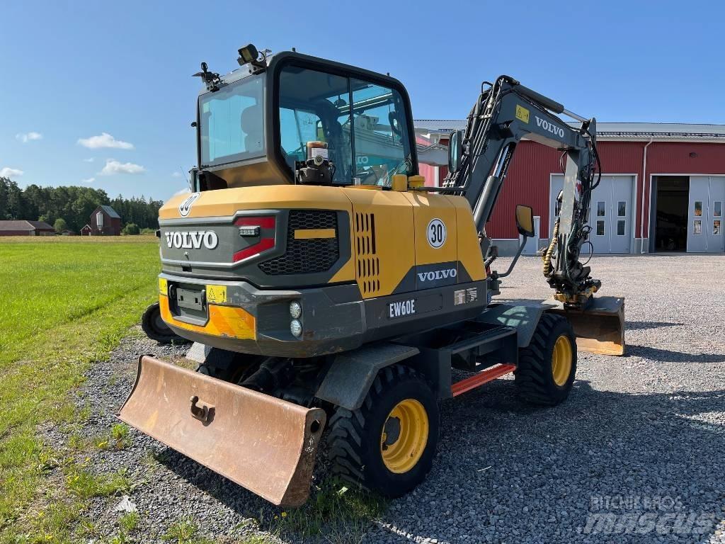 Volvo EW 60 E Pelle sur pneus