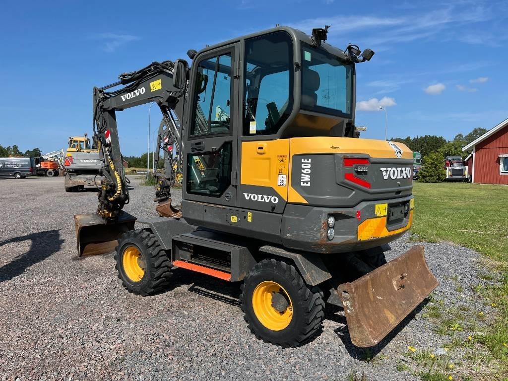 Volvo EW 60 E Pelle sur pneus