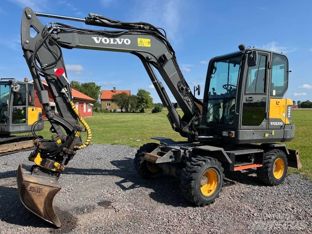 Volvo EW 60 E Pelle sur pneus