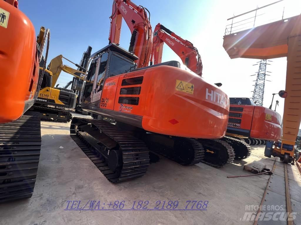 Hitachi ZX 200 Pelle sur chenilles