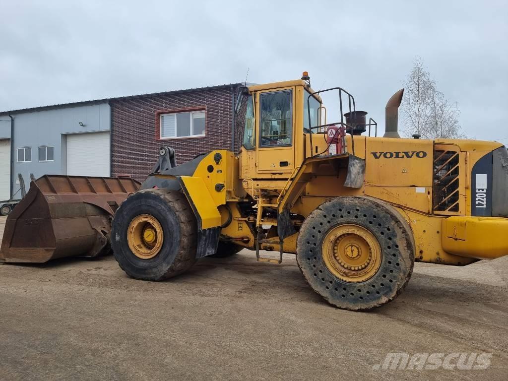 Volvo L 220 E Chargeuse sur pneus