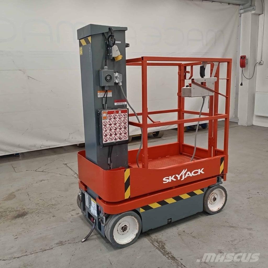 SkyJack SJ 16 Mât vertical