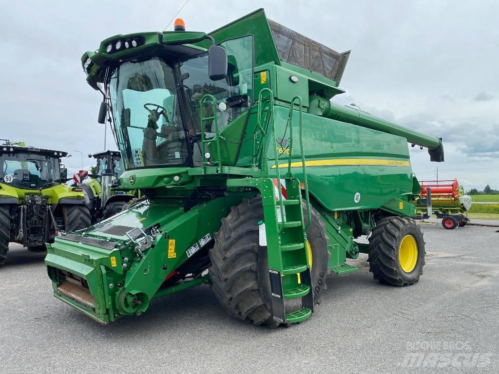 John Deere T 670 i Moissonneuse batteuse