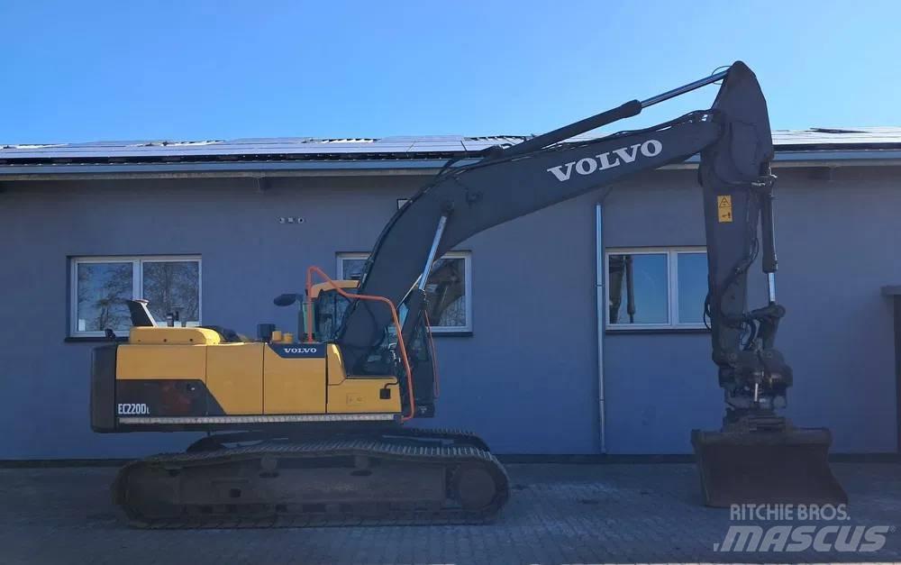 Volvo EC 220 DL Pelle sur chenilles
