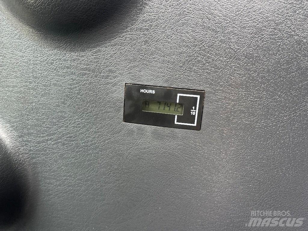 Hyundai HX 145 LCR Pelle sur chenilles