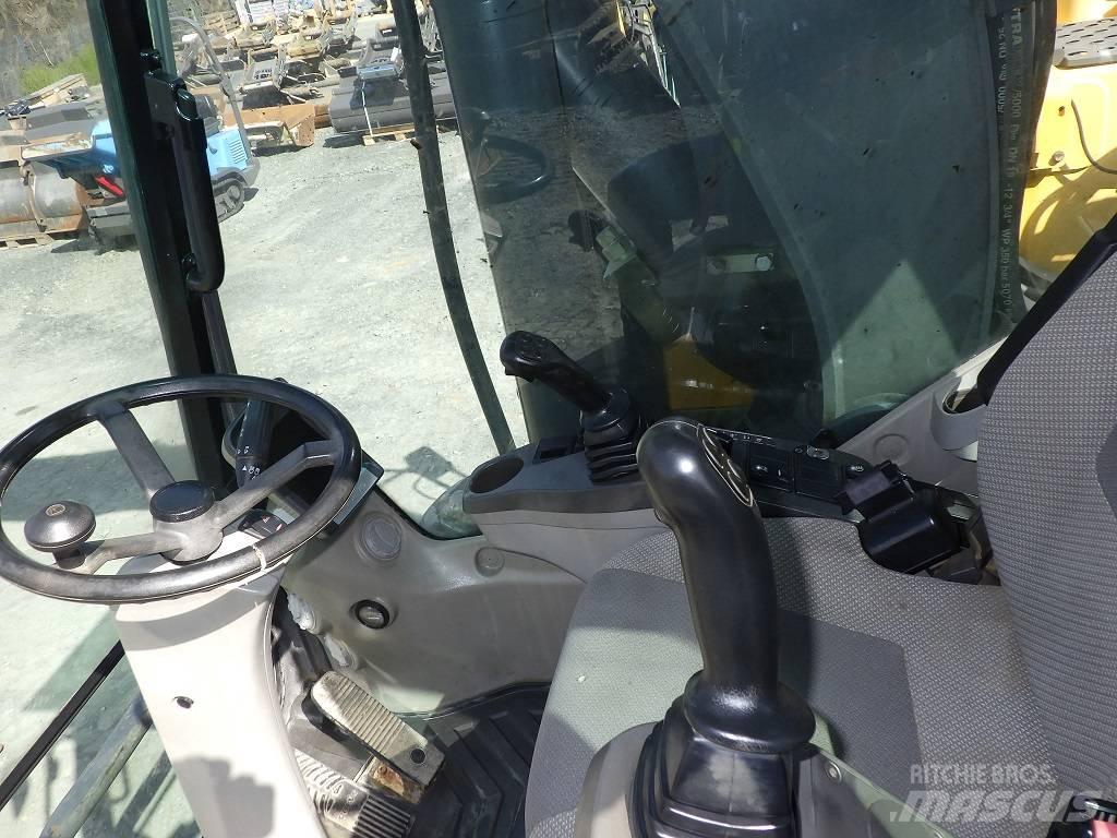 Volvo EW 180 C Pelle sur pneus